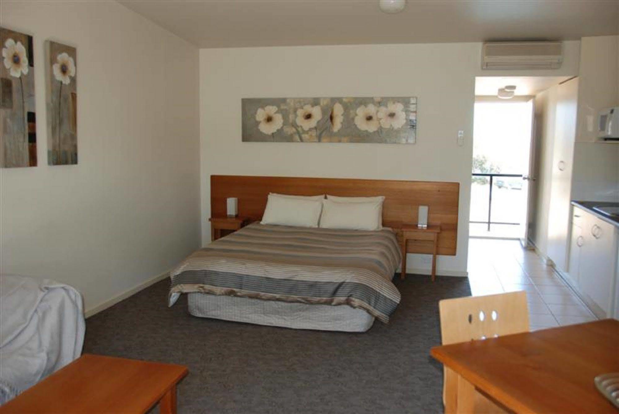 Metung Waters Motel And Apartments Esterno foto
